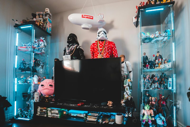 online collector forums collection display — photo by Erik Mclean