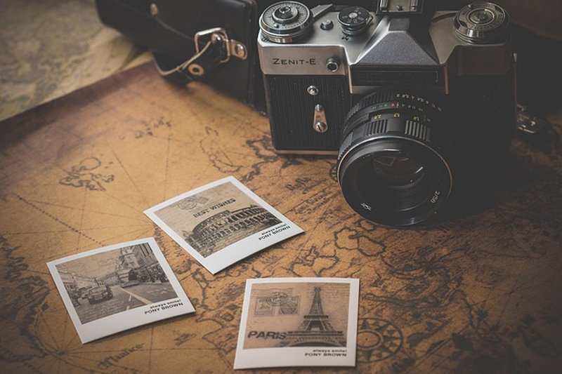 travel souvenir display ideas detail